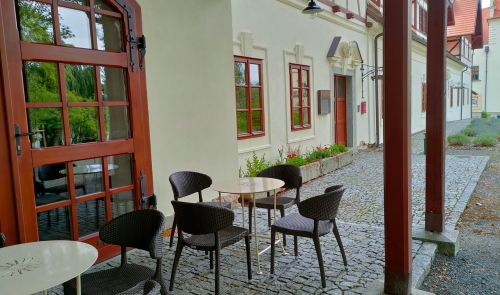Otevřela se zámecká restaurace v Žinkovech