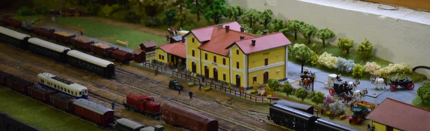 Historical and Model Railroad 