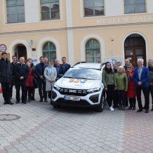 13. 3. 2024 - Předání automobilu sociálním službám 