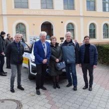 13. 3. 2024 - Předání automobilu sociálním službám 